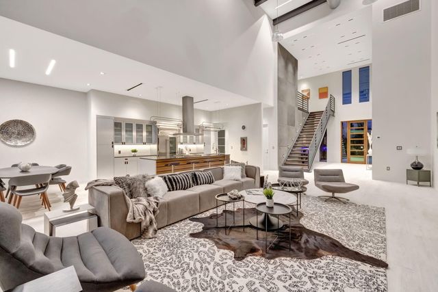 5211 NE 32nd Avenue, Fort Lauderdale, FL 33308