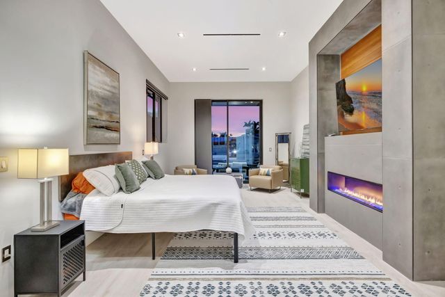 5211 NE 32nd Avenue, Fort Lauderdale, FL 33308