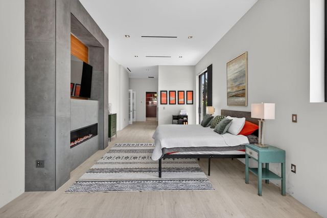 5211 NE 32nd Avenue, Fort Lauderdale, FL 33308