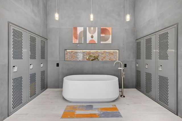 5211 NE 32nd Avenue, Fort Lauderdale, FL 33308