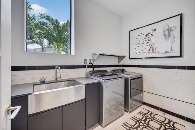 5211 NE 32nd Avenue, Fort Lauderdale, FL 33308