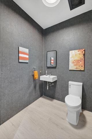 5211 NE 32nd Avenue, Fort Lauderdale, FL 33308