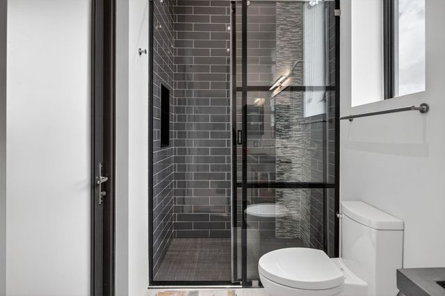 5211 NE 32nd Avenue, Fort Lauderdale, FL 33308