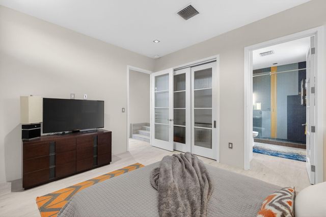 5211 NE 32nd Avenue, Fort Lauderdale, FL 33308