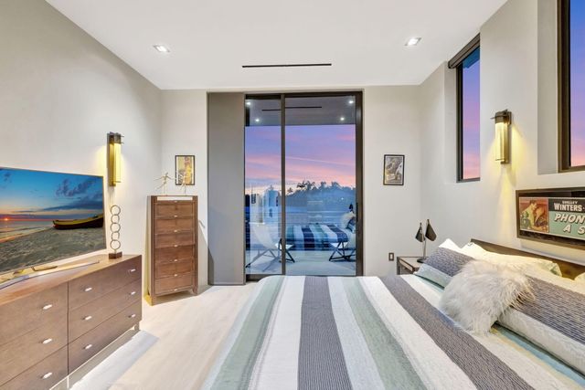 5211 NE 32nd Avenue, Fort Lauderdale, FL 33308