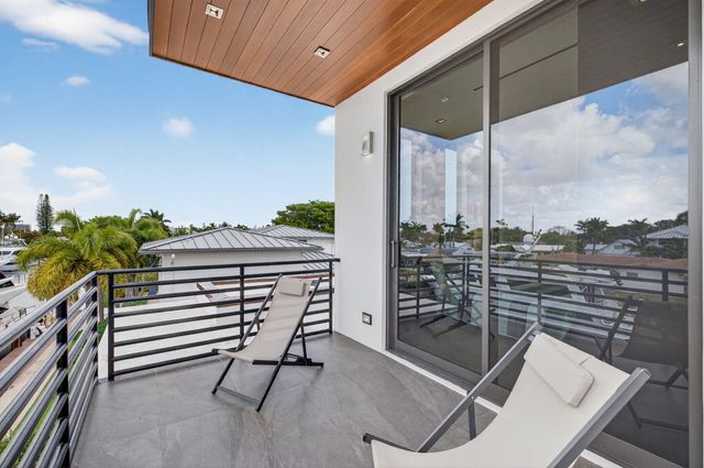 5211 NE 32nd Avenue, Fort Lauderdale, FL 33308