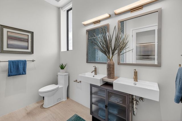 5211 NE 32nd Avenue, Fort Lauderdale, FL 33308