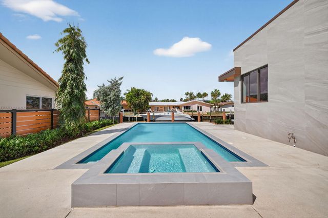 5211 NE 32nd Avenue, Fort Lauderdale, FL 33308