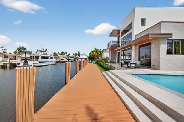 5211 NE 32nd Avenue, Fort Lauderdale, FL 33308