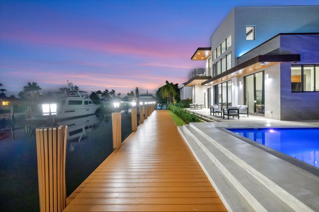 5211 NE 32nd Avenue, Fort Lauderdale, FL 33308