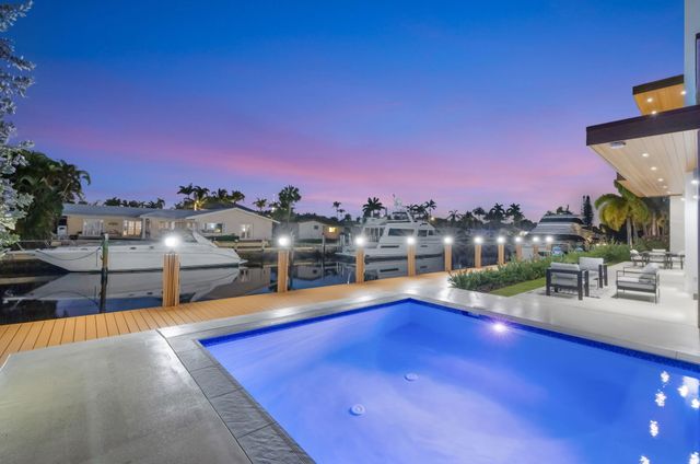 5211 NE 32nd Avenue, Fort Lauderdale, FL 33308