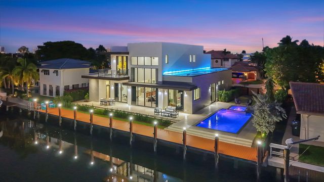 5211 NE 32nd Avenue, Fort Lauderdale, FL 33308