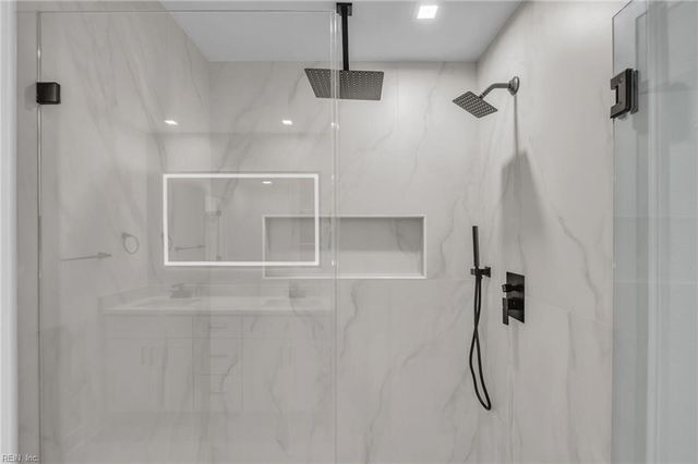 67 W Little Back River RD, Hampton, VA 23669