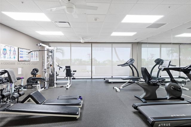 1621 Collins Avenue 908, Miami Beach, FL 33139