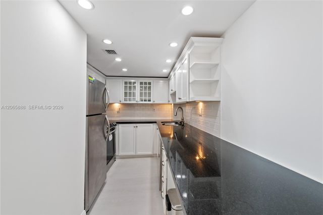 1621 Collins Avenue 908, Miami Beach, FL 33139