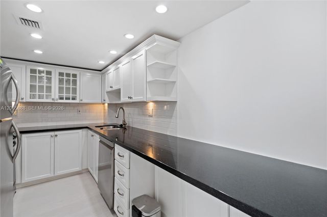 1621 Collins Avenue 908, Miami Beach, FL 33139