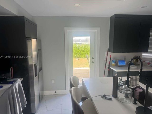 1001 NW 148th St 1001, Miami, FL 33168