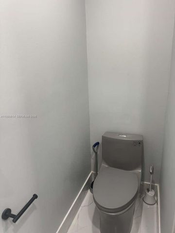 1001 NW 148th St 1001, Miami, FL 33168