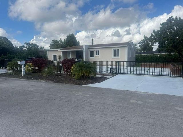 1001 NW 148th St 1001, Miami, FL 33168