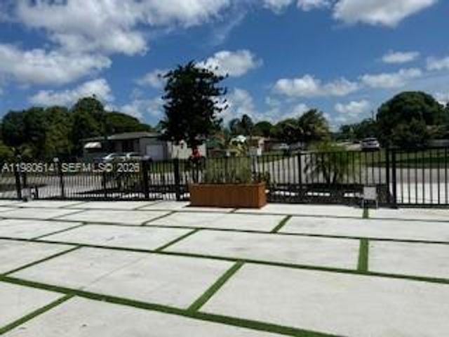 1001 NW 148th St 1001, Miami, FL 33168