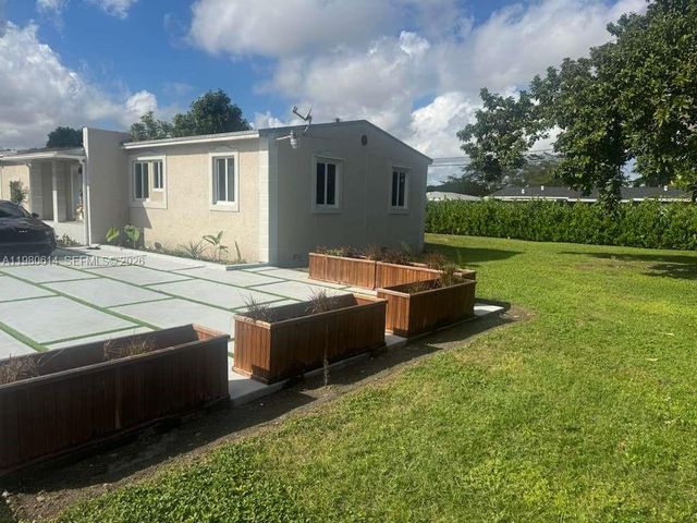 1001 NW 148th St 1001, Miami, FL 33168