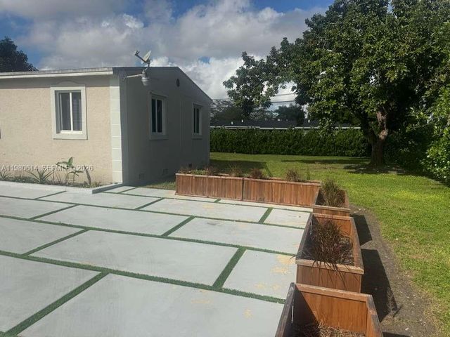 1001 NW 148th St 1001, Miami, FL 33168