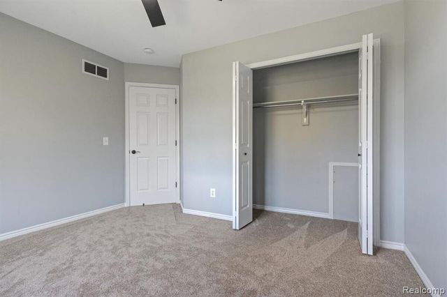 221 Maplewood Drive 28, Clawson, MI 48348