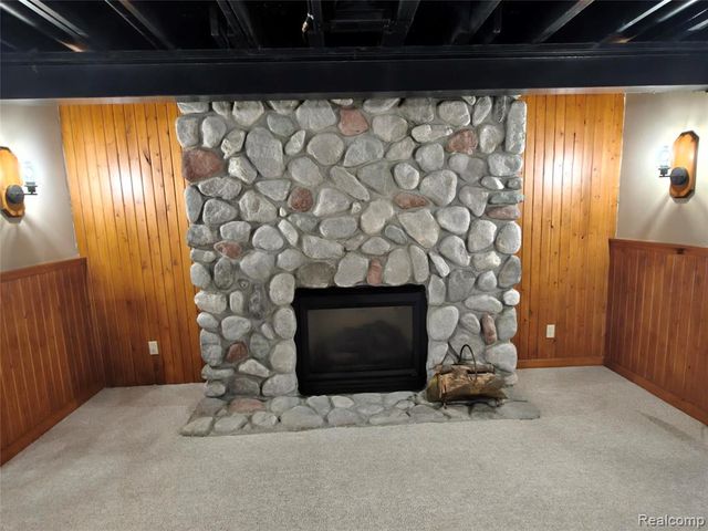 221 Maplewood Drive 28, Clawson, MI 48348