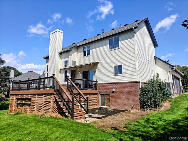 221 Maplewood Drive 28, Clawson, MI 48348