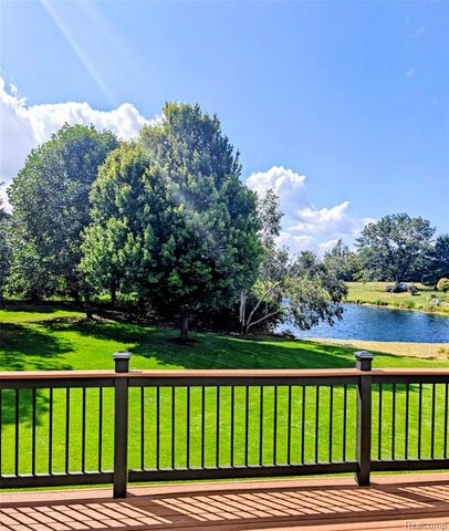 221 Maplewood Drive 28, Clawson, MI 48348