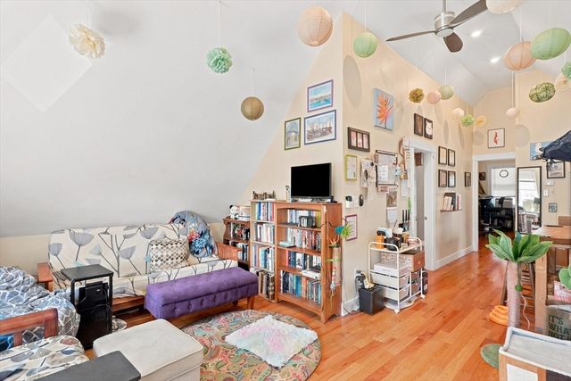 17 Dow St, Somerville, MA 02144