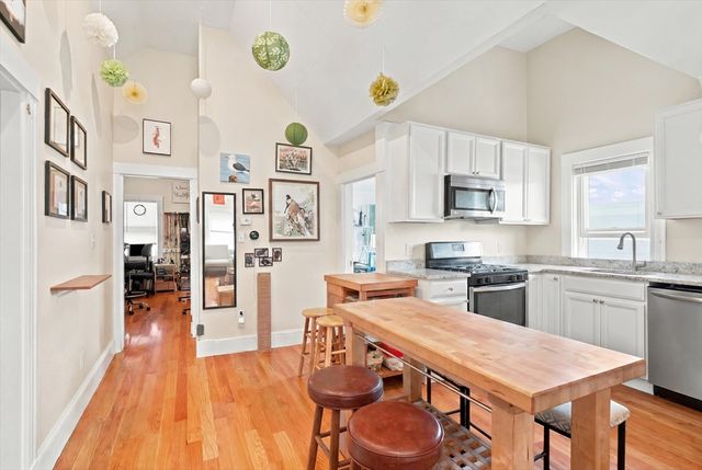 17 Dow St, Somerville, MA 02144