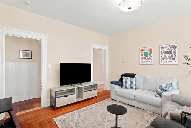 17 Dow St, Somerville, MA 02144