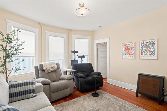 17 Dow St, Somerville, MA 02144
