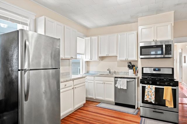 17 Dow St, Somerville, MA 02144