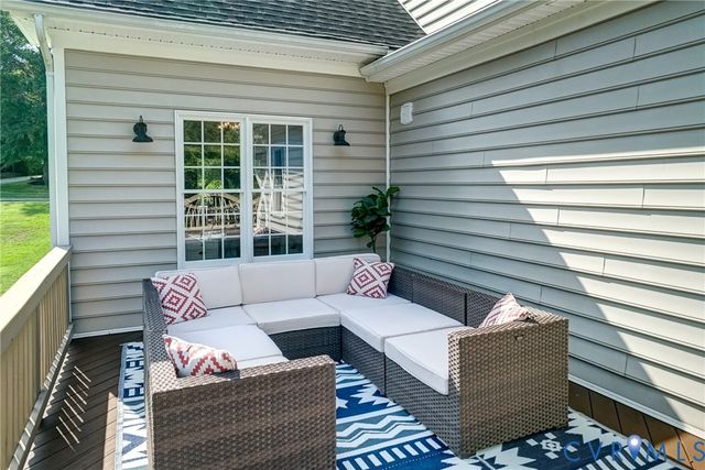 15618 Fox Cove Cir, Moseley, VA 23120