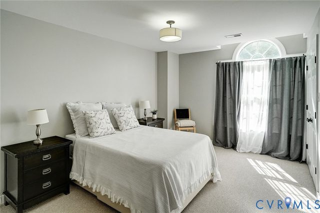 15618 Fox Cove Cir, Moseley, VA 23120