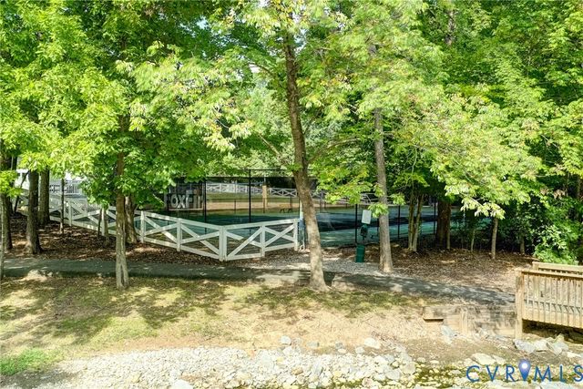 15618 Fox Cove Cir, Moseley, VA 23120