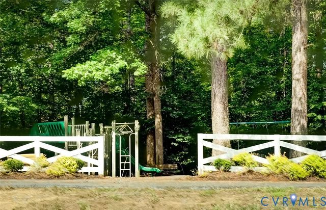 15618 Fox Cove Cir, Moseley, VA 23120