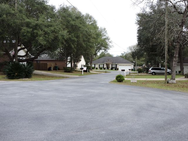 2800 Wilson Lane, Crestview, FL 32539