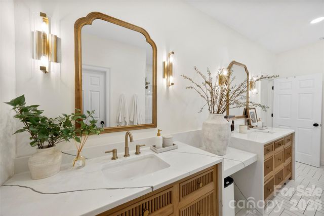 264 Hawthorne Park Avenue, Belmont, NC 28012