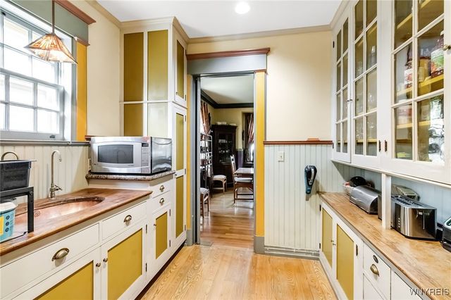 189 Bidwell Parkway, Buffalo, NY 14222