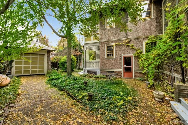 189 Bidwell Parkway, Buffalo, NY 14222