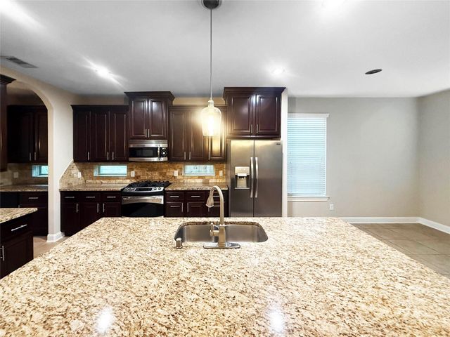 110 N Pinto Point Circle, Spring, TX 77389