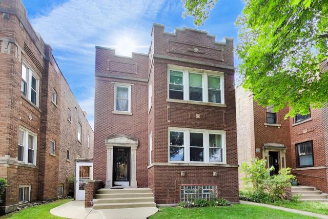 6718 N Campbell Avenue, Chicago, IL 60645