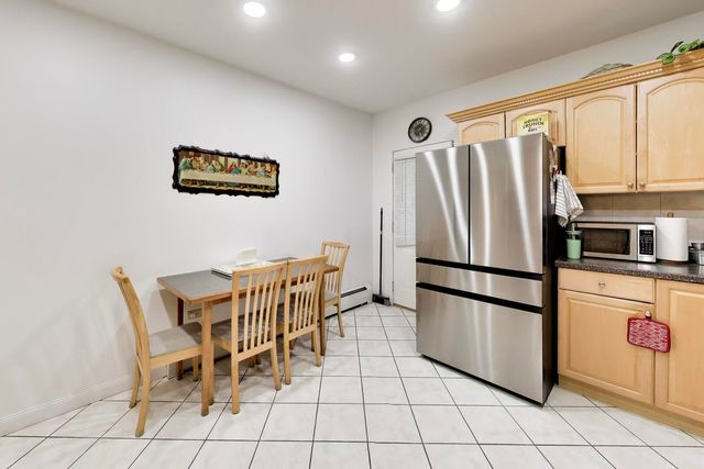 6718 N Campbell Avenue, Chicago, IL 60645