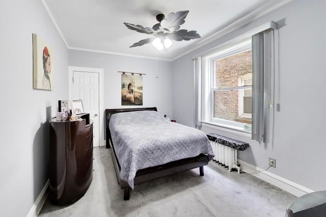 6718 N Campbell Avenue, Chicago, IL 60645