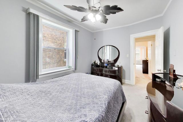 6718 N Campbell Avenue, Chicago, IL 60645