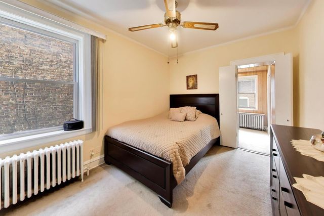 6718 N Campbell Avenue, Chicago, IL 60645