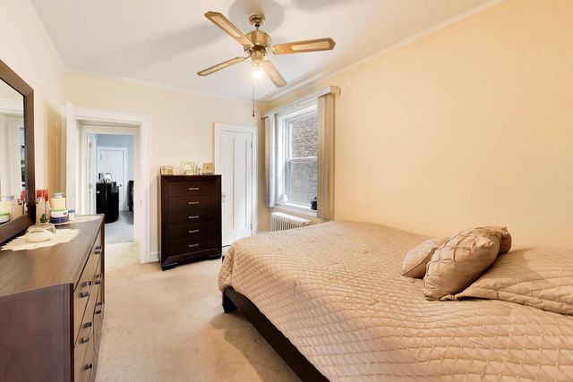6718 N Campbell Avenue, Chicago, IL 60645